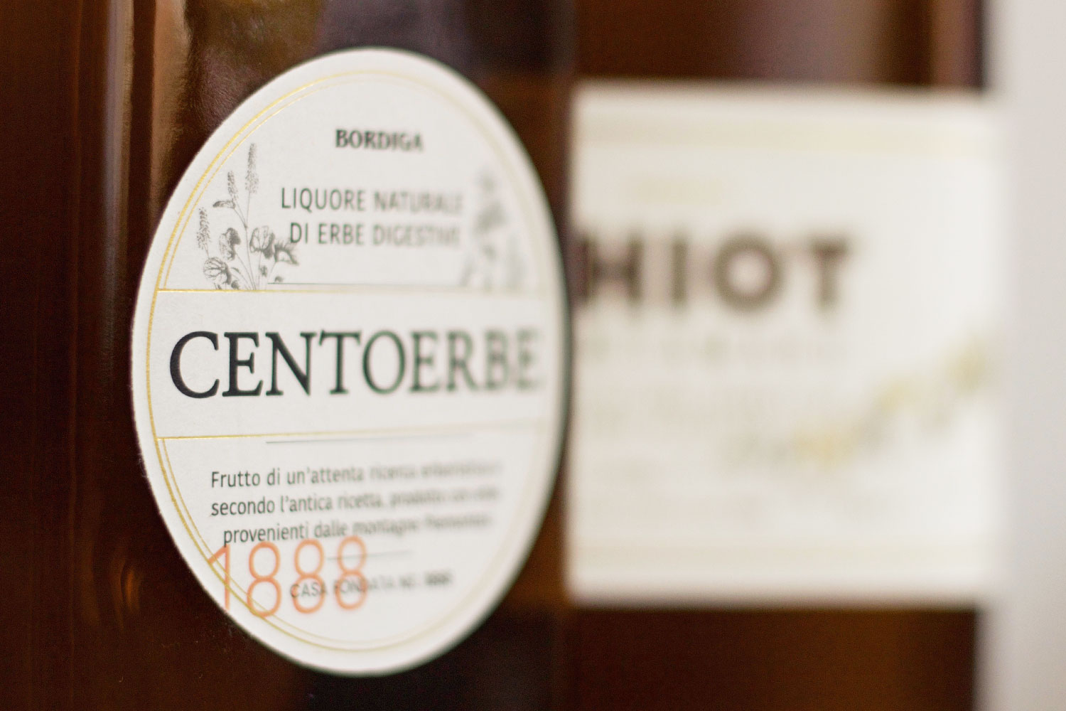 Centoerbe and Chiot label design